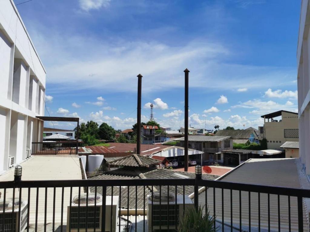 Supak Hotel Kalasin Luaran gambar