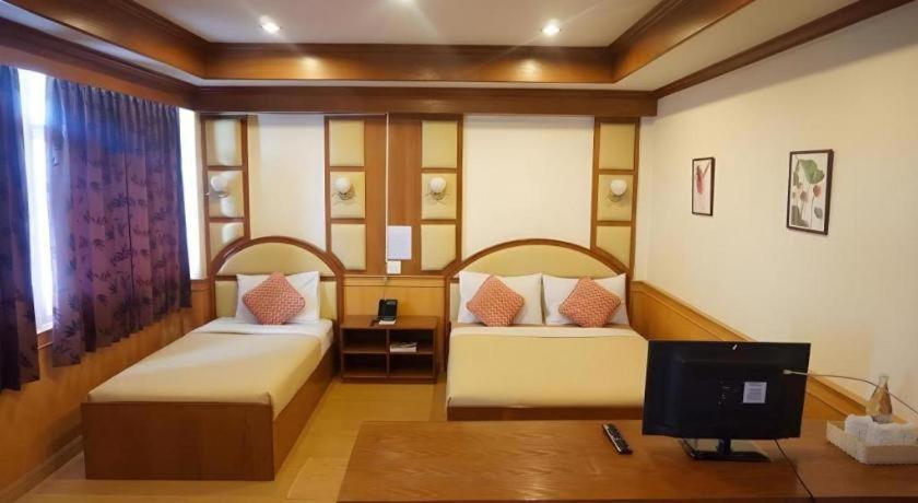 Supak Hotel Kalasin Luaran gambar