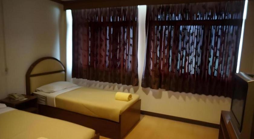 Supak Hotel Kalasin Luaran gambar