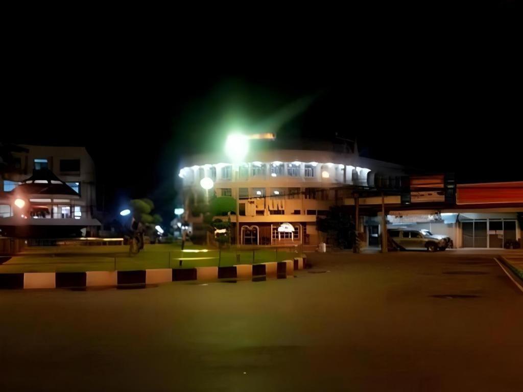 Supak Hotel Kalasin Luaran gambar