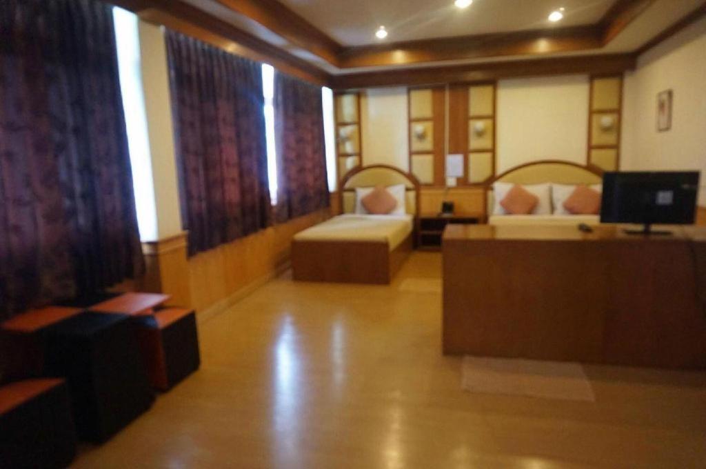 Supak Hotel Kalasin Luaran gambar