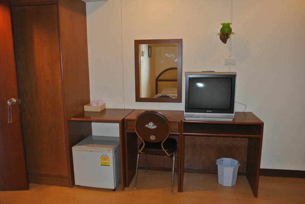 Supak Hotel Kalasin Bilik gambar